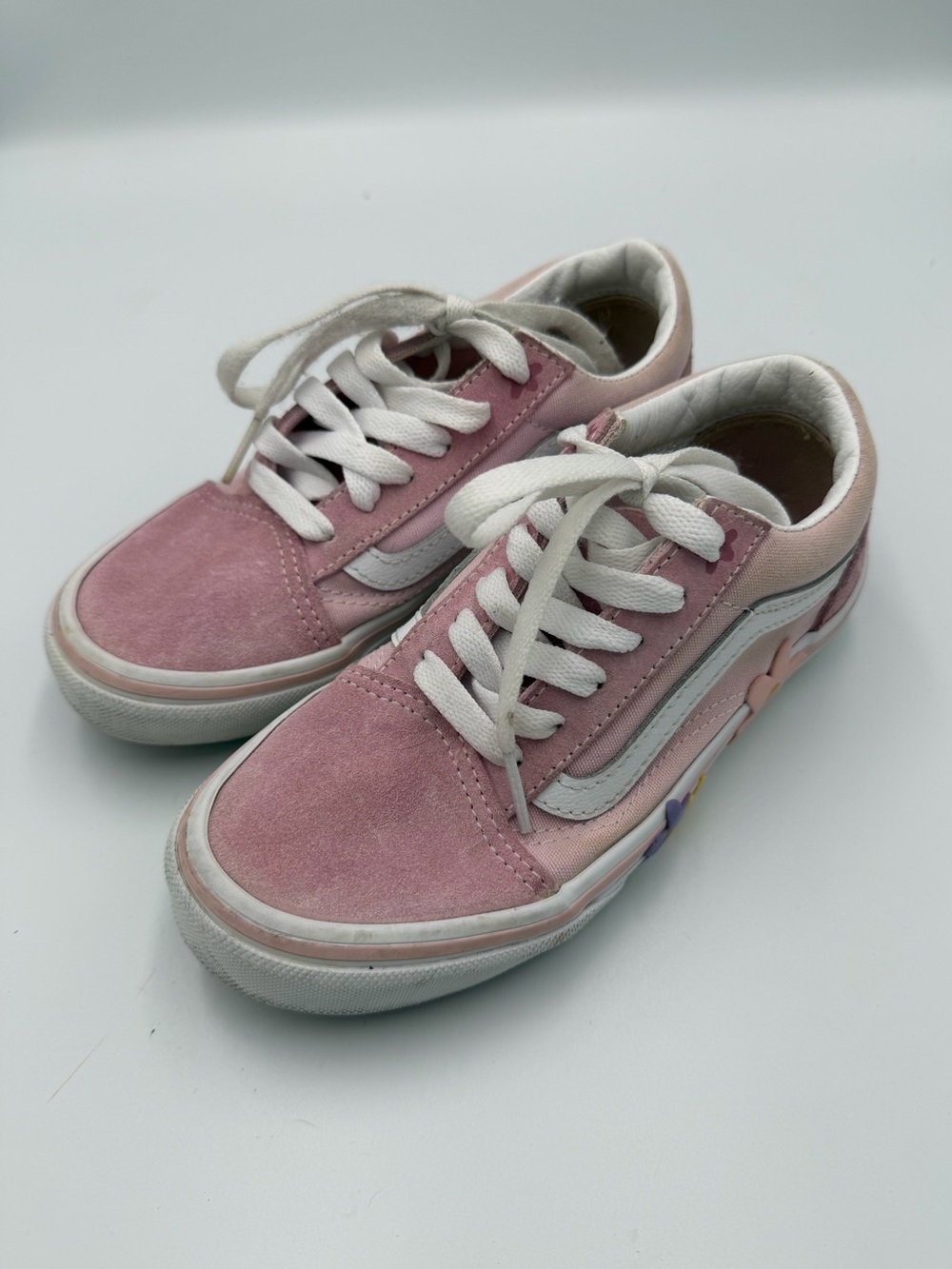 Vans Kids Pink Low-Top Sneakers with White Side Stripe and 3D flowers